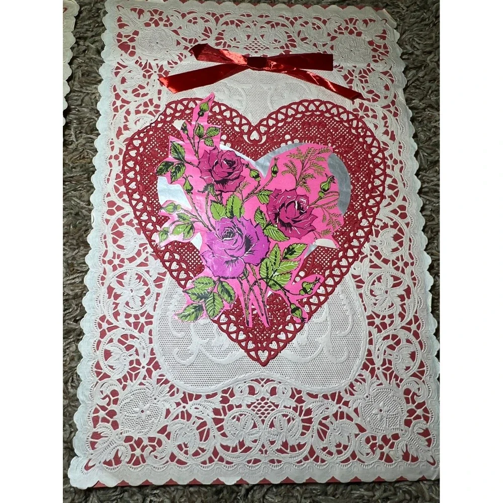 Vintage 1970'sLot Valentine Paper‎ Hearts Cards Doilies
